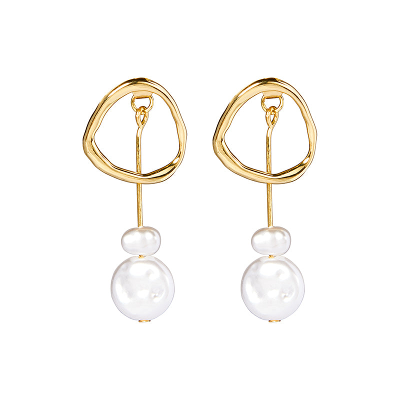 Lizas Modern Freshwater Pearl Earrings