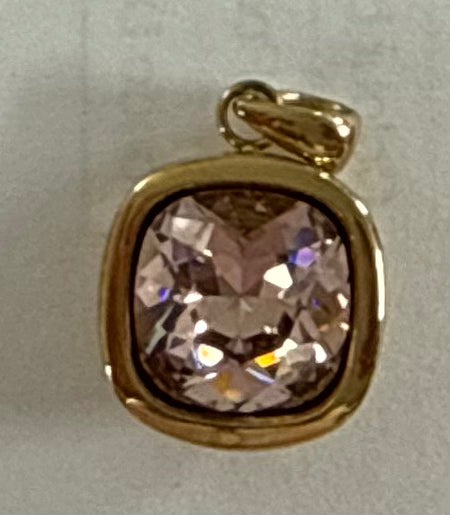 Lucena Pendant in Gold