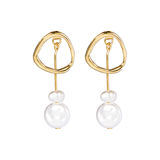 Lizas Modern Freshwater Pearl Earrings