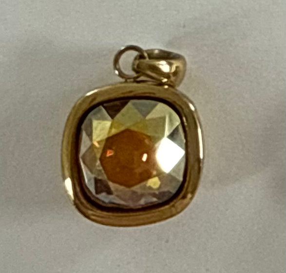 Lucena Pendant in Gold
