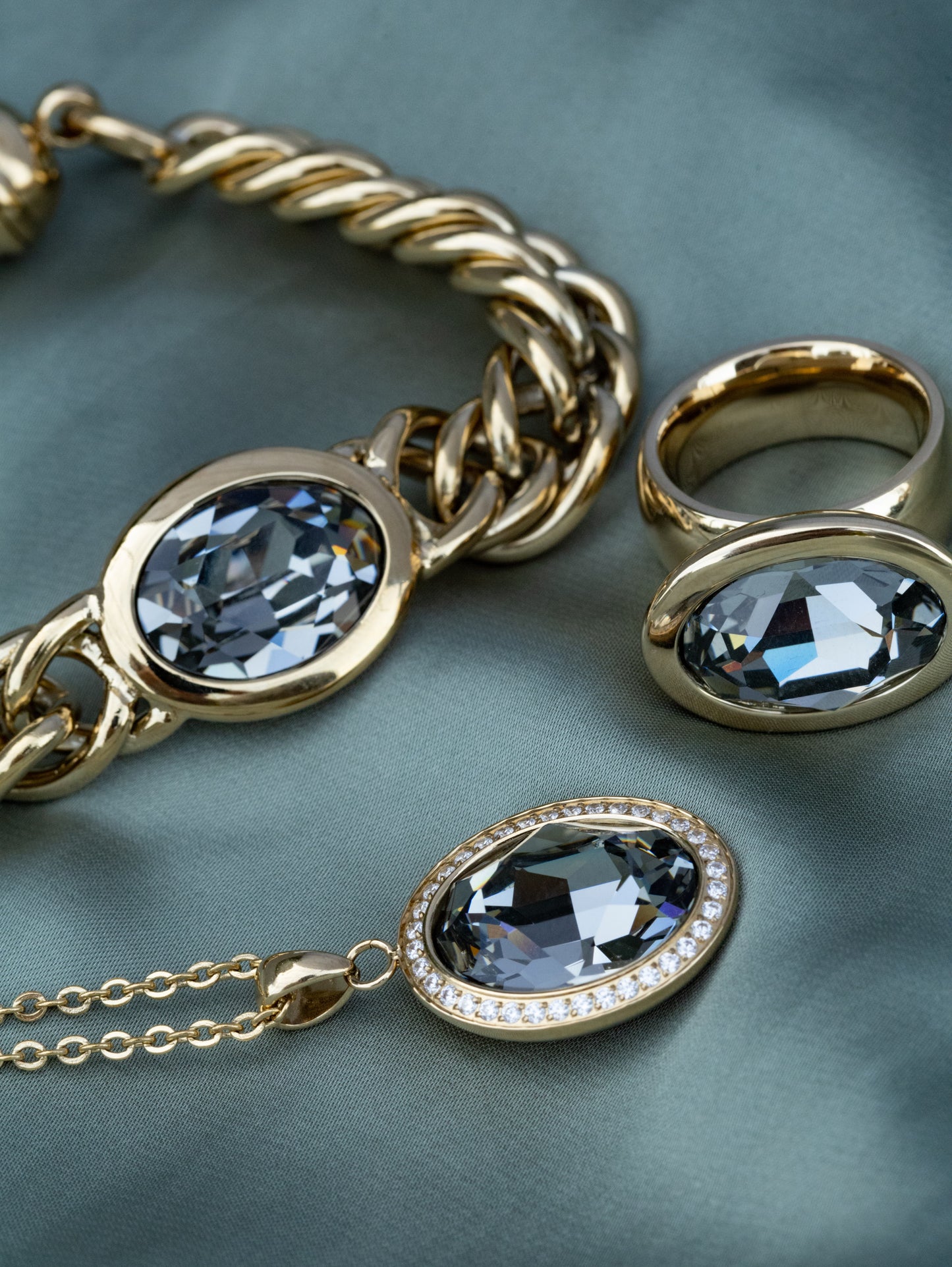 Tivola `bracelet in rose gold